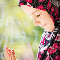 تصویر با کیفیت دختر بچه در حال دعا