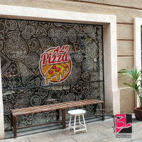 فایل فتوشاپ استیکر شیشه مغازه پیتزا فروشی